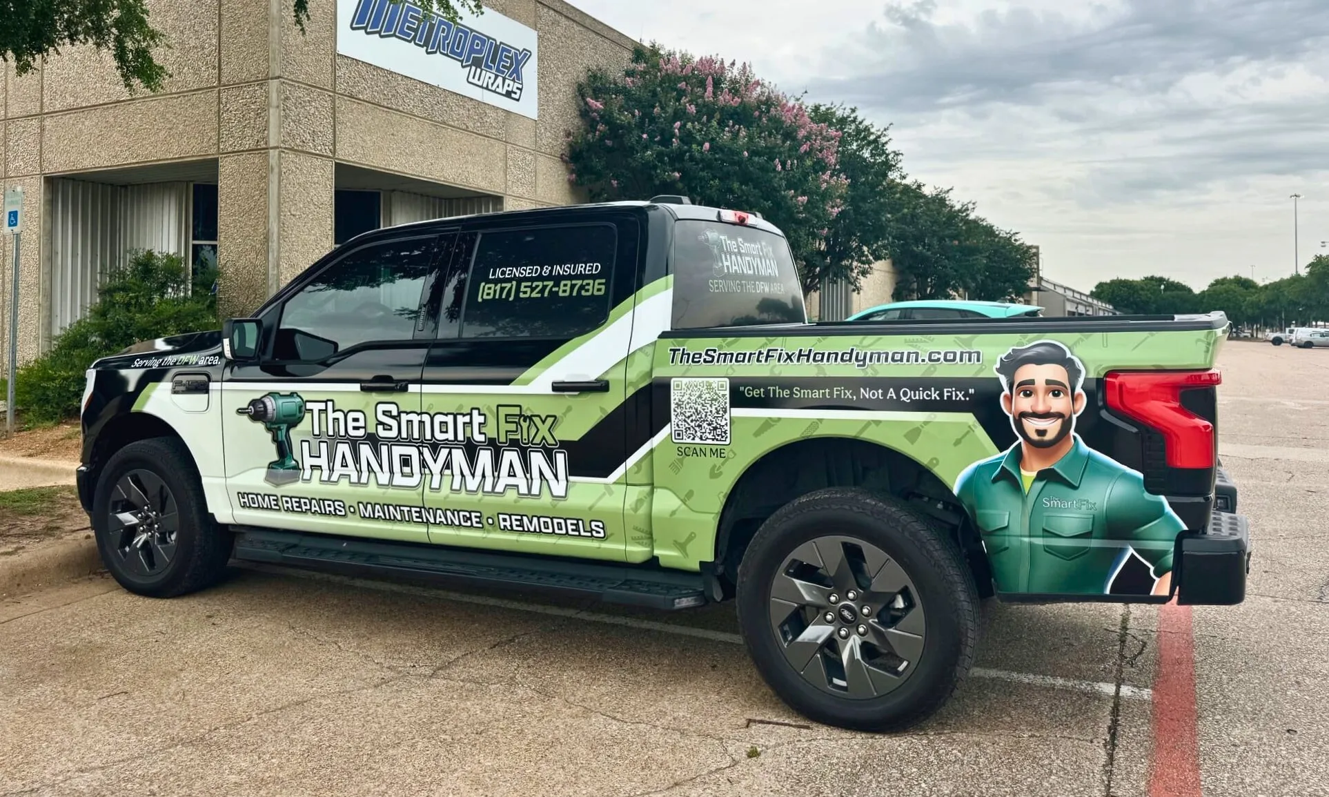 The Smart Fix Handyman truck in a DFW neighborhood