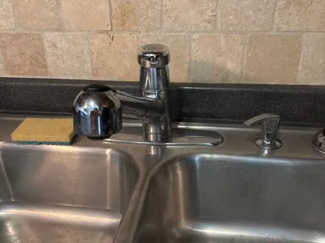 Kitchen pull-out faucet replacement