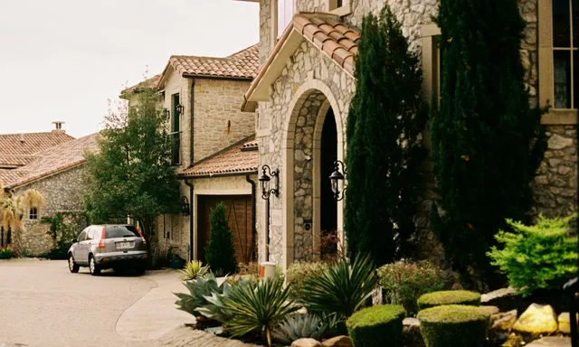 Smart Fix vs. DTX Handyman Services in Dallas: Fees and Warranty