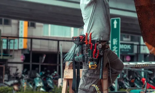 The Smart Fix Handyman vs FlyFix in Fort Worth: A Side-by-Side Comparison