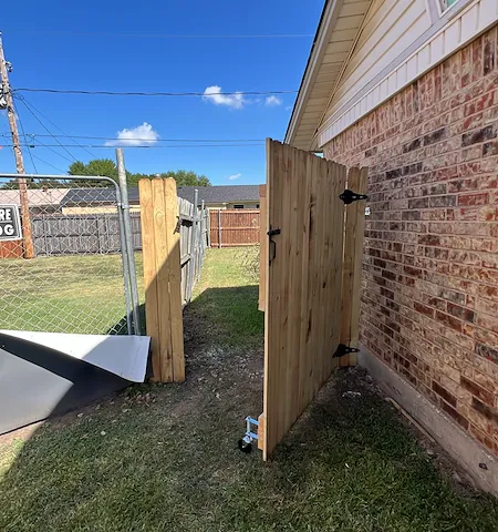Vinyl Siding Repair & Gate Rebuild