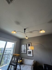 Light Fixture & Wall Mount - Gallery image 1