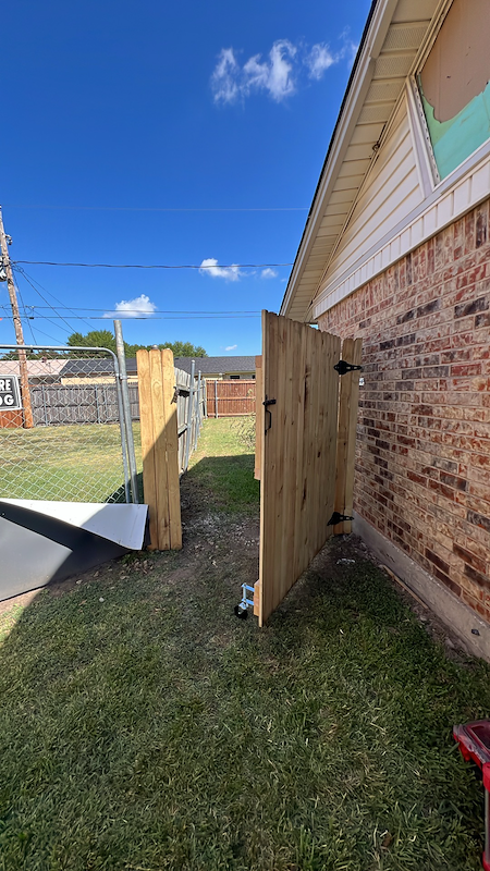 Vinyl Siding Repair & Gate Rebuild