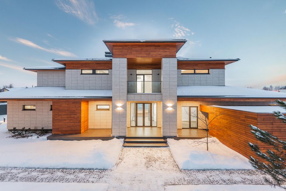 Winter home exterior in Plano, Texas